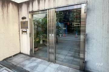 敷地入り口