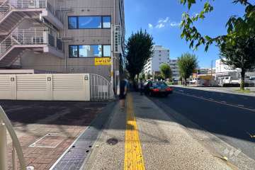 敷地西側の前面道路
