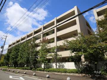ファミール芦屋ガーデンスクエア3番館の外観（南東側から）