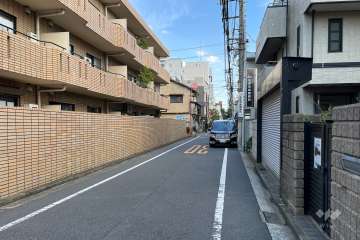 敷地南西側の前面道路