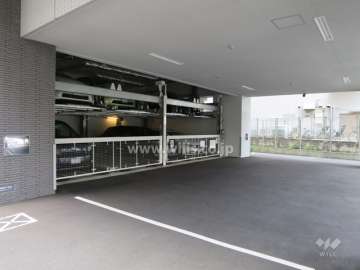 敷地内駐車場（屋内機械式）