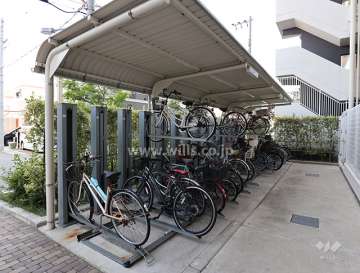 マンション東側の駐輪場
