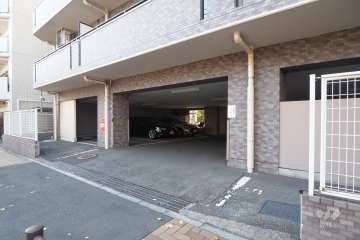 駐車場の出入り口