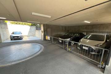 敷地内駐車場（屋外平面式・屋内機械式）