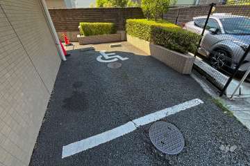 敷地内駐車場（屋外平面式）