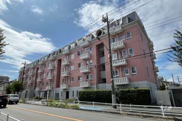 ダイアパレス三鷹かえで通りの外観（北東側から）