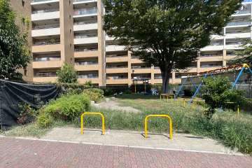 敷地に隣接したしいの木公園