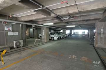 敷地内駐車場（屋内平面式）