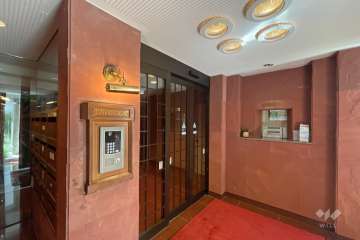 エントランスはオートロック付きです。