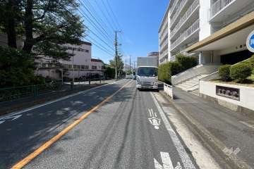 敷地南側の前面道路　