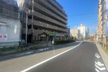 敷地北側の前面道路