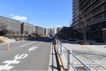 敷地北側前面道路（西側から）