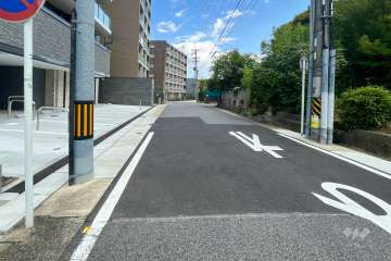 敷地南側の前面道路