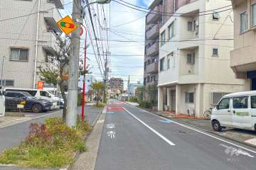 敷地北側の前面道路