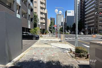 敷地南側の前面道路