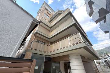 ワコーレ岡本三丁目の外観（南東側から）