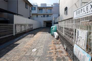 デュプレックス宝塚千種の外観（西側から）