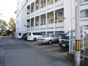 敷地内駐車場（屋外平面式）