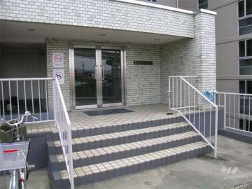 中央環状線側のエントランス