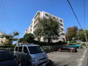 豊中豊松園ハイツＢ棟の外観(南東側から)