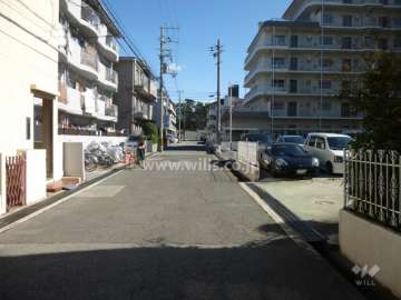 敷地北側の前面道路