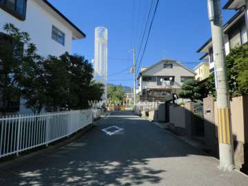 敷地東側の前面道路