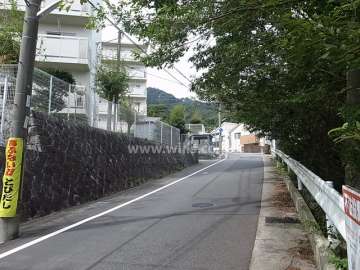 敷地東側の前面道路