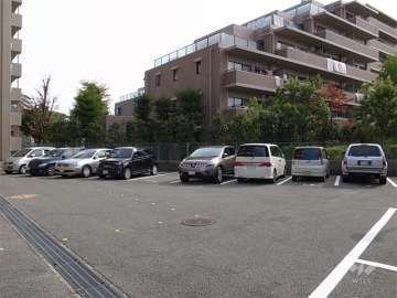 敷地内駐車場（屋外平面式）
