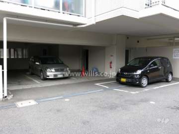 敷地内駐車場（屋内平面式）
