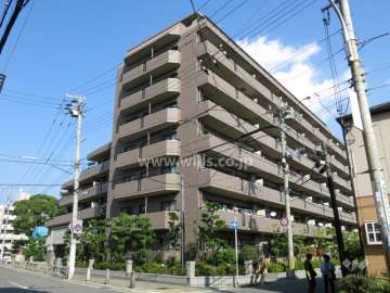 ライオンズガーデン魚崎壱番館の外観（南西側から）