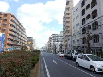 敷地北側の前面道路（国道2号線）