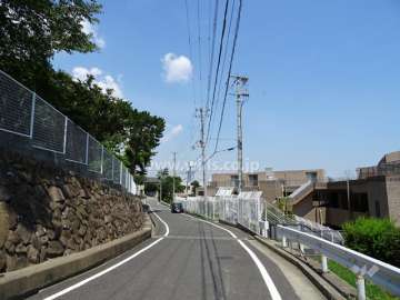 敷地北西側の前面道路