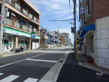 敷地北側の前面道路