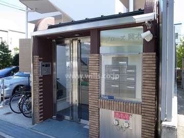 エントランスはオートロック付きです。