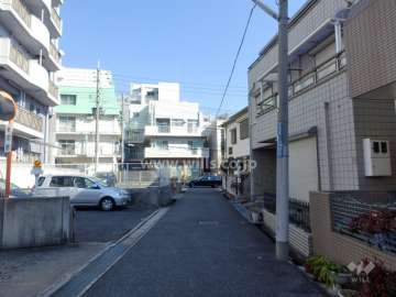 敷地南側の前面道路