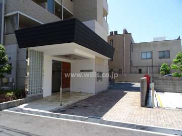 駐車場出入り口