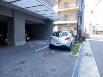 敷地内駐車場（屋外平面式）