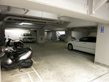 敷地内駐車場（屋内平面式）