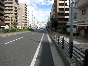 敷地北側は国道2号線に面しています。