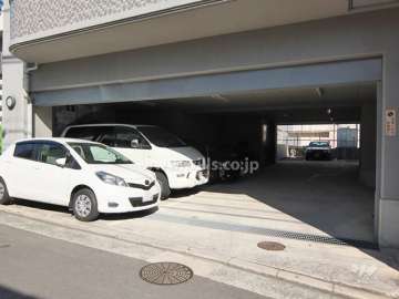 敷地内駐車場（屋内平面式）