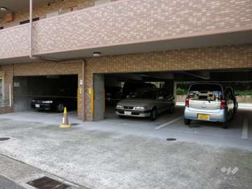 敷地内駐車場（屋内平面式）