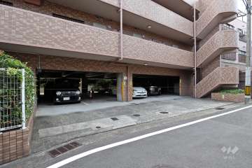 敷地内駐車場（屋内平面式）