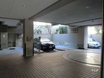 敷地内駐車場（屋内機械式と平面式）
