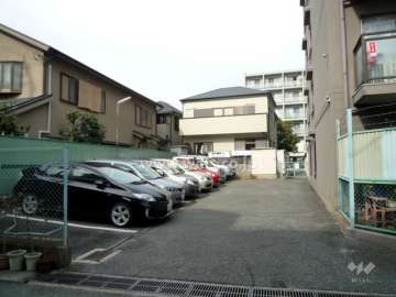 敷地内駐車場（屋外平面式）