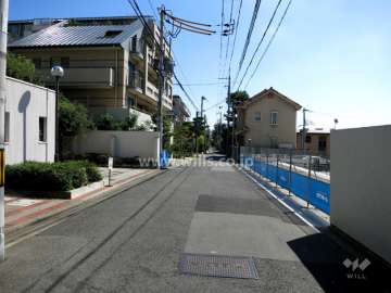 敷地南西側の前面道路