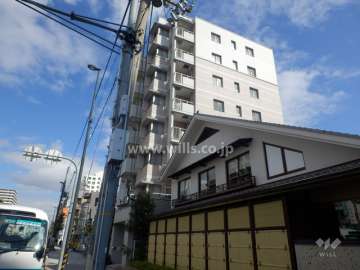 コスモコート甲南山手エレジアの外観（西側から）