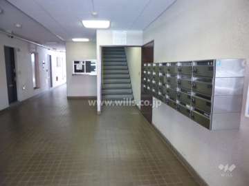 住戸入り口（共用ポスト）