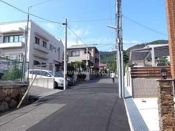 敷地東側の前面道路