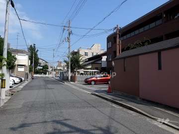 敷地北側の前面道路