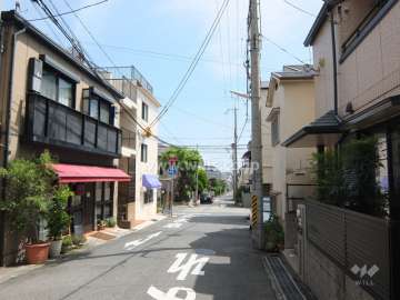 敷地南西側の前面道路